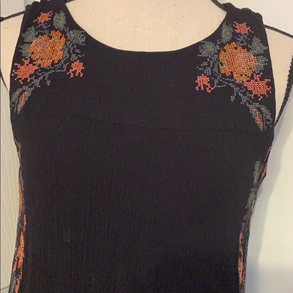 Forever 21 Black Lined Floral Detail Sleeveless Dress - Picture 2 of 9
